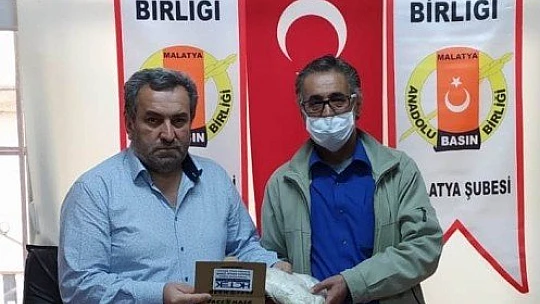 Malatyalı Genç İş Adamından Siperlik ve Maske Desteği