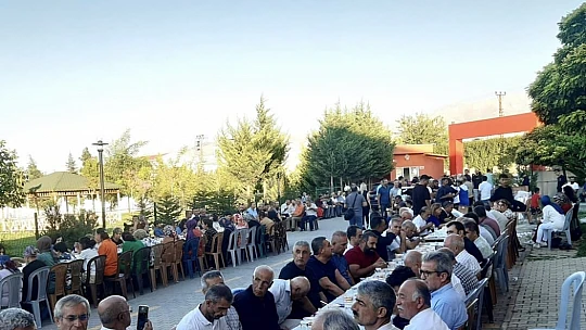 Akçadağ Dayanışma Derneği Genel Merkezinden Muhteşem Aşure Etkinliği