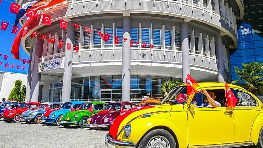 Malatya Büyükşehir Belediyesi Üstü Açık Otobüsle Sokakları Dolaştı