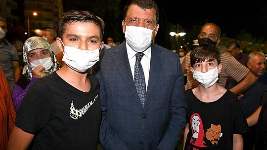 Başkan Gürkan, Yenilenen Sümerpark'ta Vatandaşlarla Hasbihal Etti