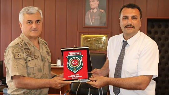Şehit Aileleri ve Gazilerden Jandarmaya Ziyaret