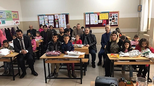 Fendoğlu Öğrencilerin Karne Sevincine Ortak Oldu
