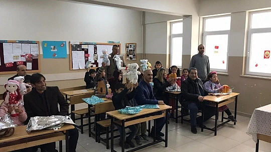 Fendoğlu Öğrencilerin Karne Sevincine Ortak Oldu