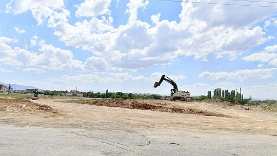 Melekbaba Mahallesinde'ki Değişim Hizmetlerine Devam Ediyor