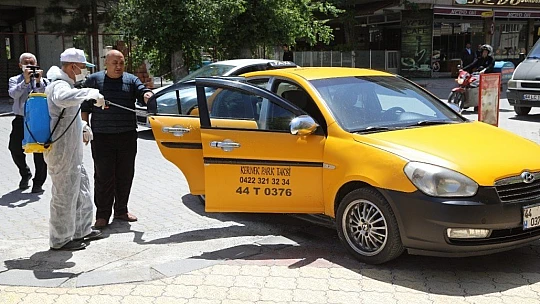 Başkan Güder, Taksici Esnafına Maske Desteği