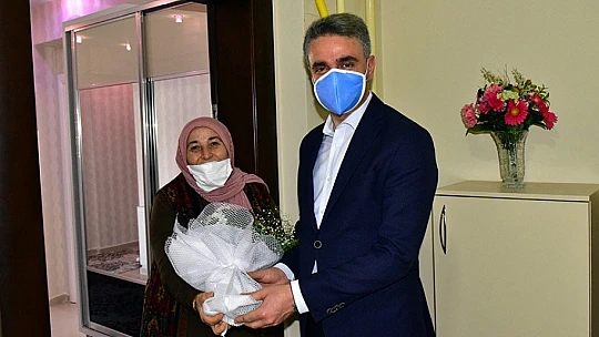 Vali Baruş Şehit Annelerinin ve Asırlık Çınarların Anneler Gününü Kutladı
