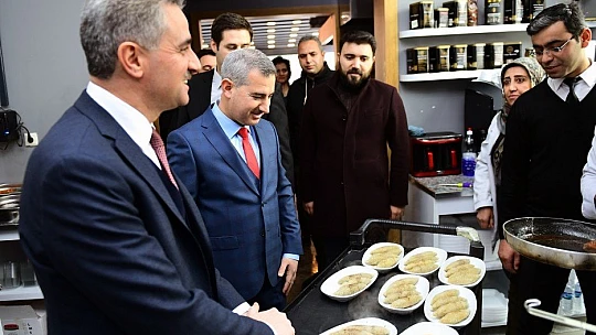 Vali Aydın Baruş, Yeşilyurt Belediyesinin Yatırım Alanlarını İnceledi