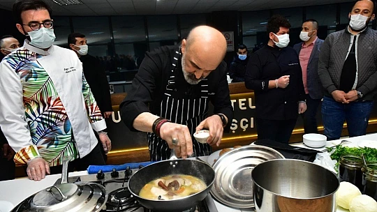 Kayısı Çiçeği Festivali Kale'de Devam Ediyor