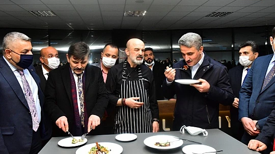 Kayısı Çiçeği Festivali Kale'de Devam Ediyor