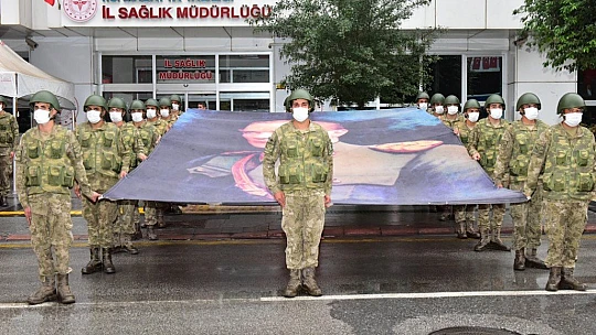 Cumhuriyet Bayramı Resmi Geçit Töreni Gerçekleştirildi