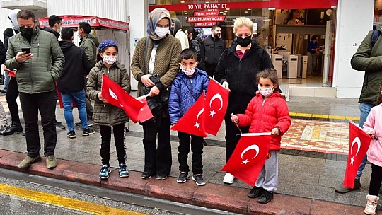 Cumhuriyet Bayramı Resmi Geçit Töreni Gerçekleştirildi
