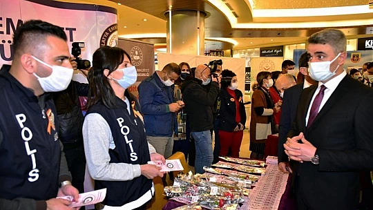 Malatya'da Çeşitli Etkinliklerle Kadına Yönelik Şiddete Karşı Dikkat Çekildi