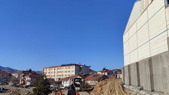 Başkan M. Şerif Yıldırım Çalışıyor, Hekimhan Güzelleşiyor