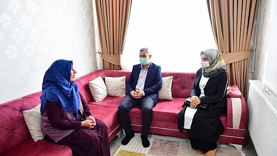 Başkan Çınar, Engelli Ve Şehit Annelerini Unutmadı