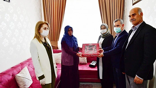 Başkan Çınar, Engelli Ve Şehit Annelerini Unutmadı