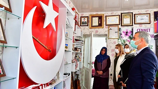 Başkan Çınar, Engelli Ve Şehit Annelerini Unutmadı