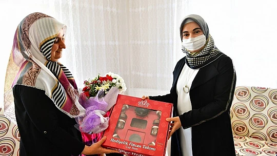 Başkan Çınar, Engelli Ve Şehit Annelerini Unutmadı