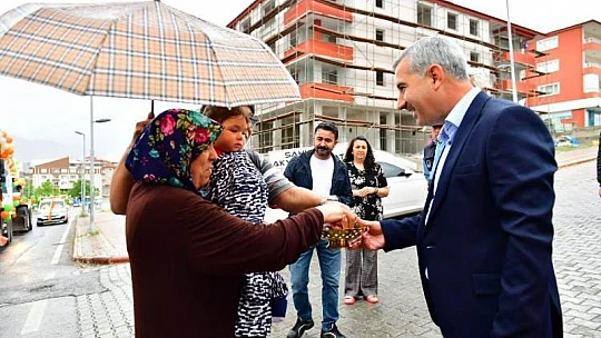 Yeşilyurt Belediyesi Bayram Coşkusunu Sokaklara Taşıdı
