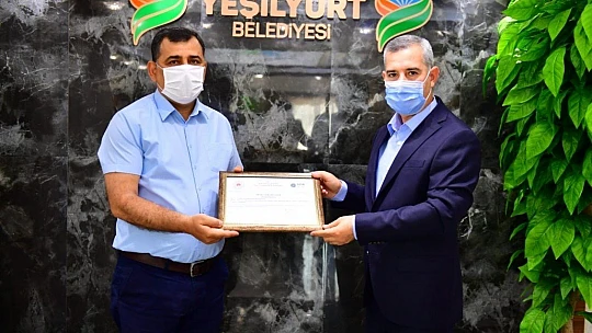 Yeşilyurt Belediyesi'nin Çevre Sağlığına Verdiği Öneme Sıfır Atık Belgesi