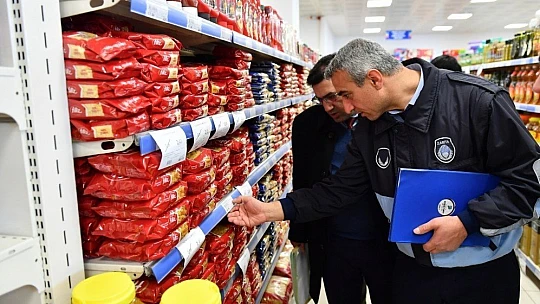 Yeşilyurt Belediyesi Ekipleri, Marketleri Denetledi