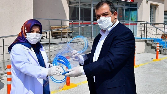 Yeşilyurt Kent Konseyi, Siperli Maske Üretimi Yapıyor