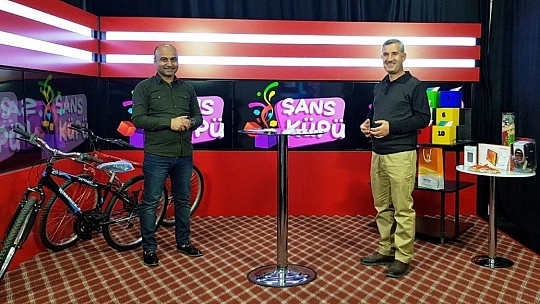 Başkan Çınar, Yeşilyurt Tv'de Yayınlanan 'Şans Küpü' Yarışmasını Sundu 