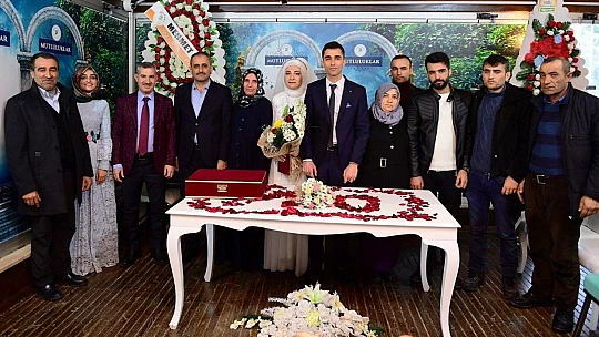 Başkan Çınar, 14 Şubat Sevgililer Gününde Genç Çiftlerin Mutluluğuna Ortak Oldu