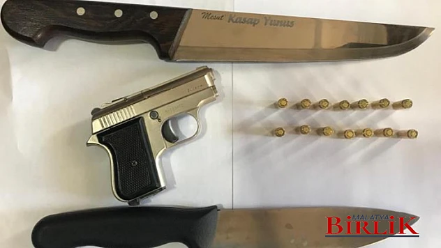 14 Tabanca, 2 Tüfek, 1 Kurusıkı, Çok Sayıda Fişek Ve Kesici Alet Ele Geçirildi