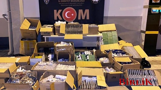 15.486 Adet Değişik Markalarda Cep Telefonu Aksesuarı Yakalandı