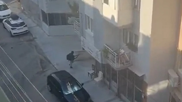 16 Yaşındaki Saldırgan Polis Merkezine Ateş Açtı: 2 Polis Hayatını Kaybetti