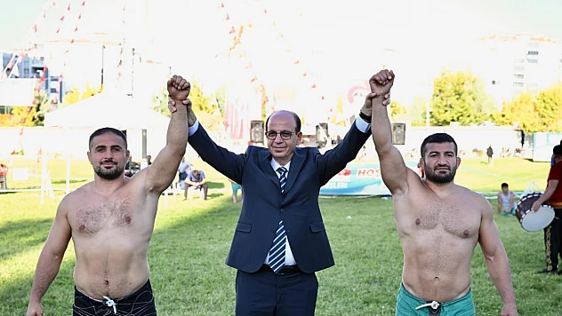 19.Uluslararası Turgut Özal Karakucak Güreşleri Tamamlandı