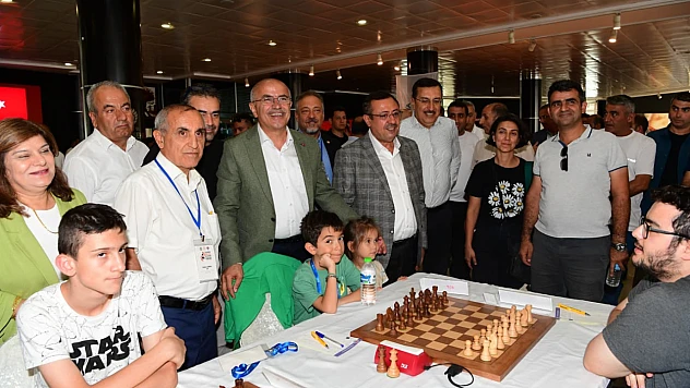 486 Sporcunun Katılımıyla 8. Uluslararası Altın Kayısı Satranç Turnuvası Başladı