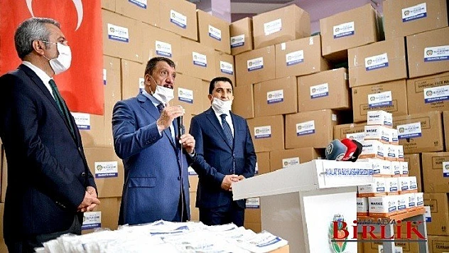 600 Bin Maske Büyükşehir Belediyesine Teslim Edildi