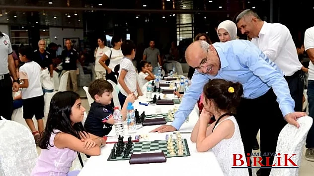 7. Uluslararası Altın Kayısı Satranç Turnuvasına Yoğun Katılım