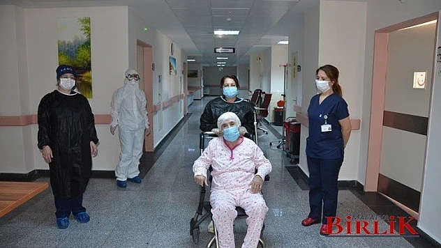 77 Yaşındaki Kovid-19 Tanılı Hastamız Şifa İle Taburcu Edildi
