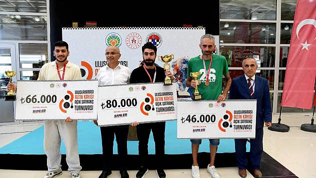 8. Uluslararası Altın Kayısı Satranç Turnuvası Ödül Töreni Yapıldı
