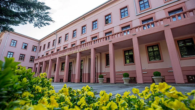 Adalet Bakanlığı Personeline 99 Bin 500 TL Promosyon