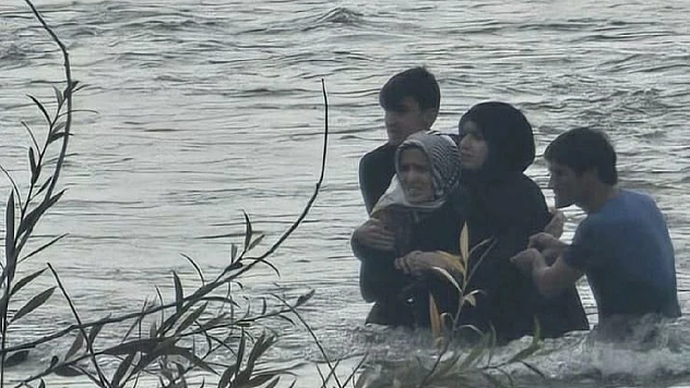 AFAD ve itfaiye ekipleri alarma geçti: Aileyi vatandaş kurtardı