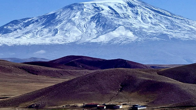 Ağrı Dağı beyaza büründü