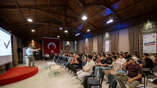 . Ahilik ve Edebiyat Seminerleri Öğrencilere Işık Tuttu