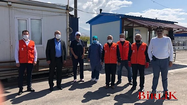 AK Parti Battalgazi ilçe teşkilatından Polislere ve Sağlık çalışanlarını ziyaret