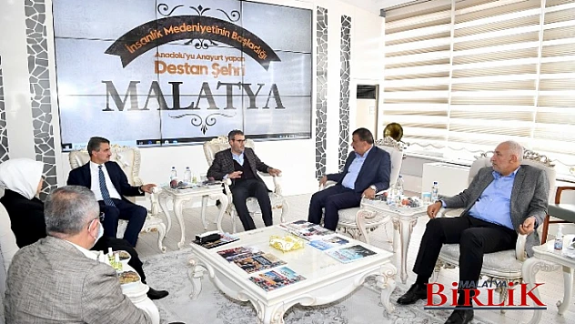 AK Parti Grup Başkanvekili Mahir Ünal, Büyükşehir Belediyesini Ziyaret Etti