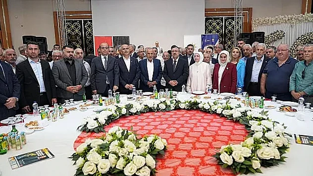 AK Parti Malatya İl Başkanlığı'nın Geleneksel Bayramlaşma Programına Yoğun Katılım