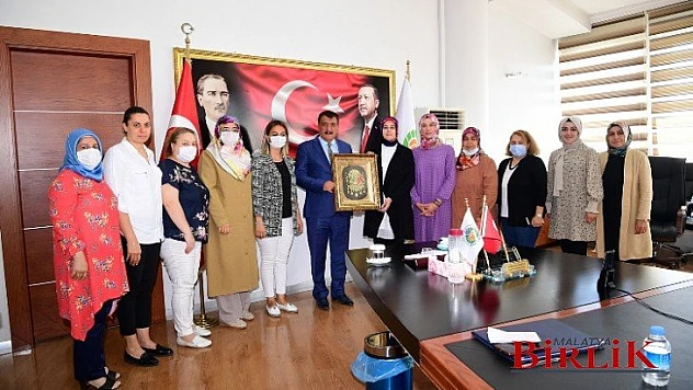 AK Parti Malatya Kadın Kolları'ndan Başkan Gürkan'a Ziyaret