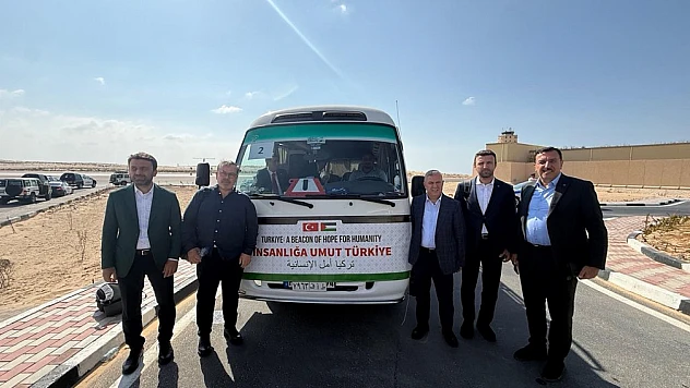 AK Parti Milletvekilleri Refah Kapısı'nda: 'Türkiye Filistin'in Yanında'