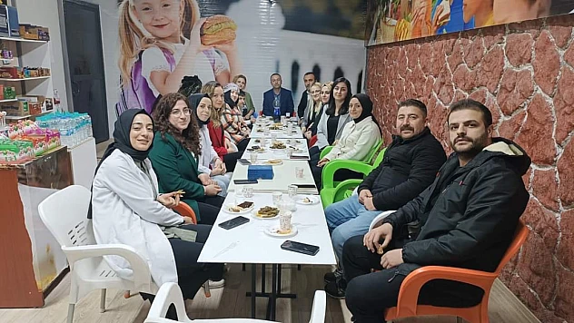 AKÇADAĞDER'DEN Öğretmenler Günü Nedenyle Bir Dizi Programlar Düzenlendi