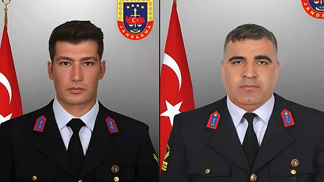 Aksaray'da Jandarma Minibüsüne Arkadan Çarpan Araç Felakete Yol Açtı