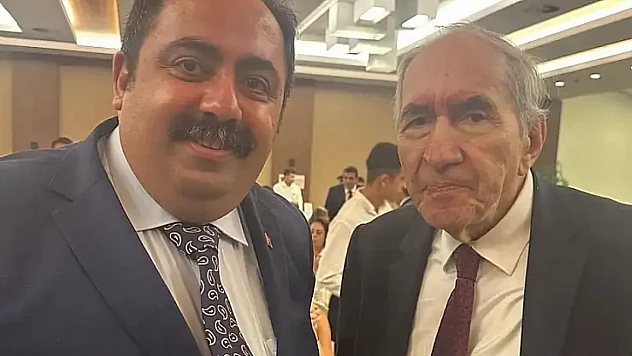 Altan Öymen Türkiye Siyasetinin Ve Basınının Hafızası, Kalemi Ve Vicdanıydı