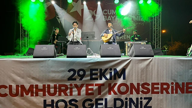 Arguvan'da Cumhuriyet Konseri Düzenlendi