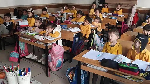 Aşırı ödev ve yüksek aile beklentileri çocukta kaygı ve isteksizlik yaratıyor